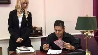 beim einstellungs gespraech gefingert und gefickt