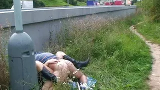 Auf der Autobahn findet der wilde Fick statt