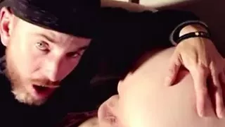 Sexy Mädchen nimmt es in den Arsch, Creampie