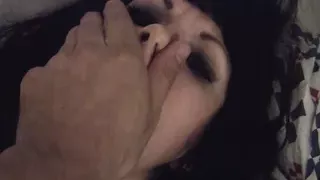 Perverser Einbrecher benutzt Party Jule 2x als Blas, Fick und Spermadeponie