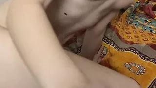 Mein süßes Arschloch und meine Muschi in dein Gesicht zu stecken und im Doggystyle zu spreizen