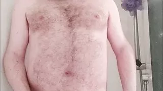 Keuschheits-Bär pisst weißen Aussiebum-Slip