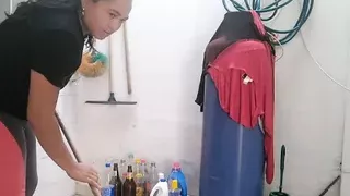 what a shame with my friend in law she saw me masturbating