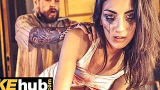 Fakehub Originals - Fake Horror Movie goes wrong when real killer enters star actress dressing room