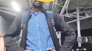 Indische Männer cumshot am Bahnhof