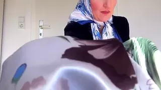 Headscarf Mistress: Horny jerk off instructions for cloth wankers