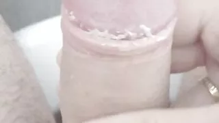 Smegma-Ladung überall auf dem Boden