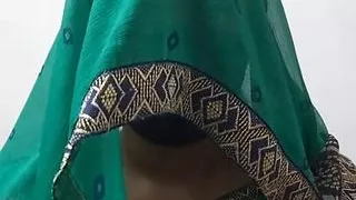 Indischer Crossdresser Sexspielzeug hart gefickt